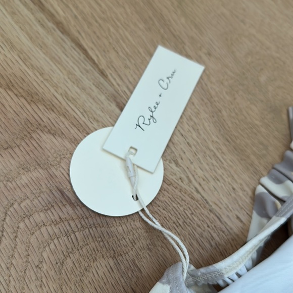 NWT Arielle One-Piece || Retro Floral 2-3Y - Picture 6 of 8